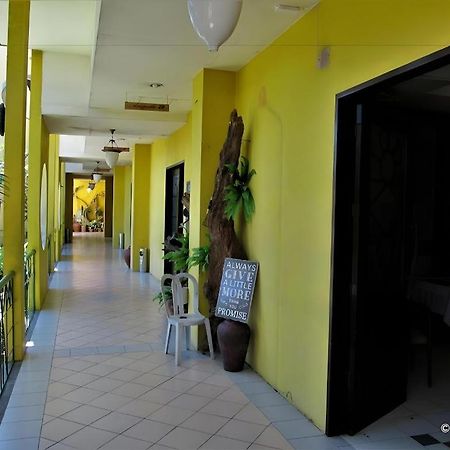 Country Village Hotel Cagayán de Oro Extérieur photo