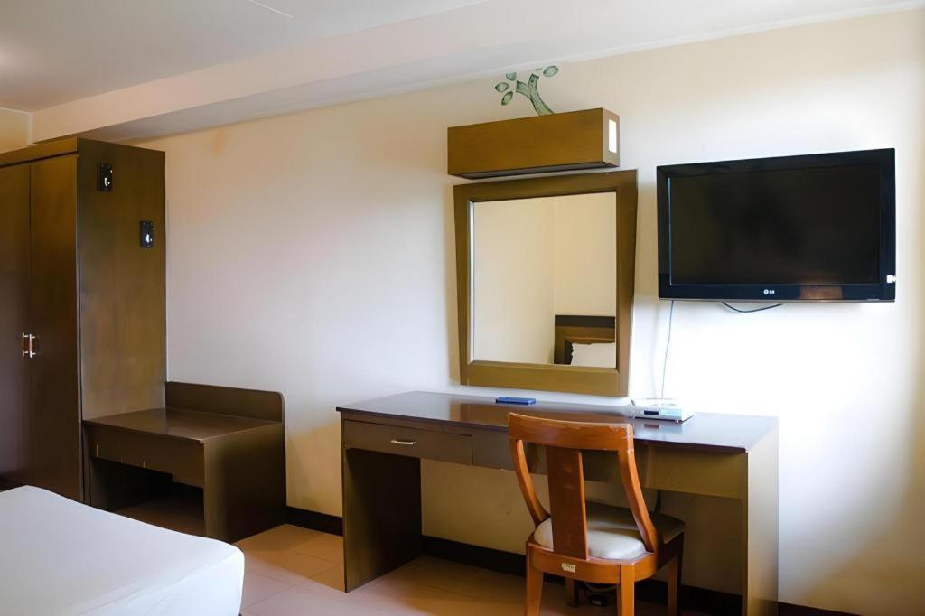 Country Village Hotel Cagayán de Oro Extérieur photo