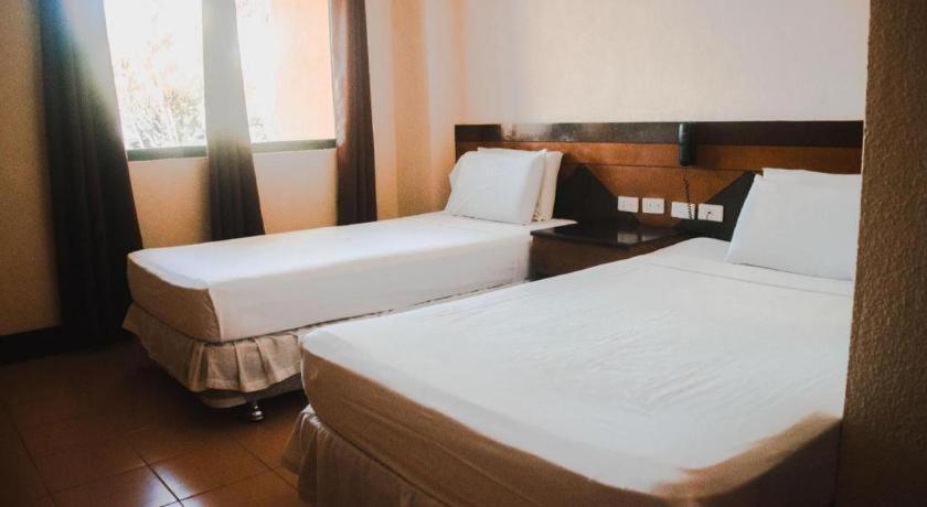 Country Village Hotel Cagayán de Oro Extérieur photo