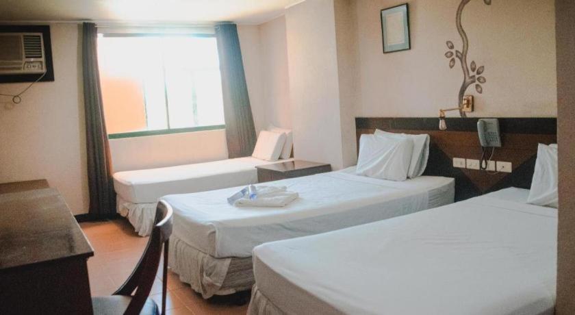 Country Village Hotel Cagayán de Oro Extérieur photo