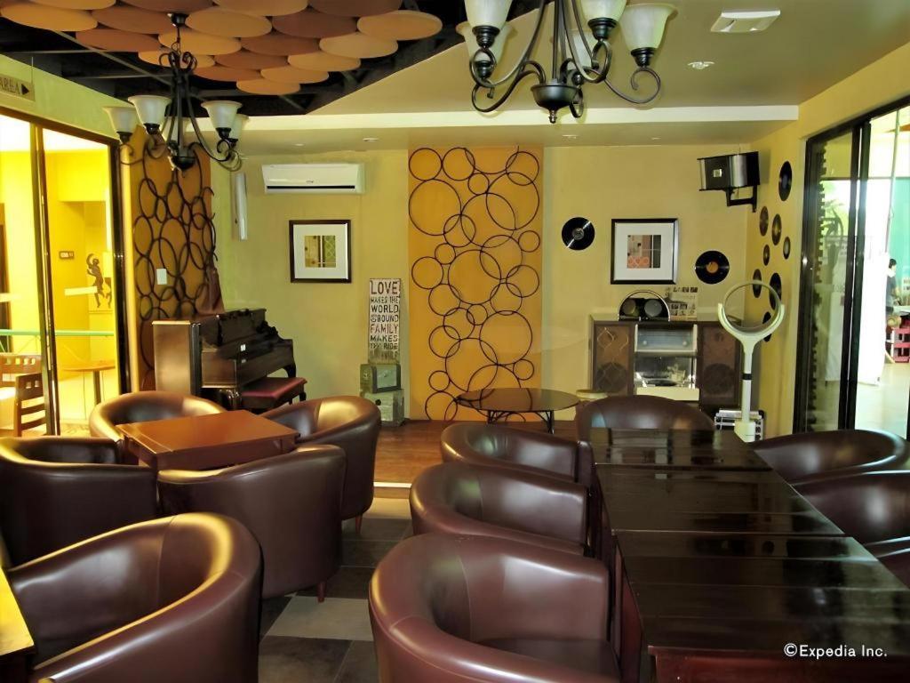 Country Village Hotel Cagayán de Oro Extérieur photo