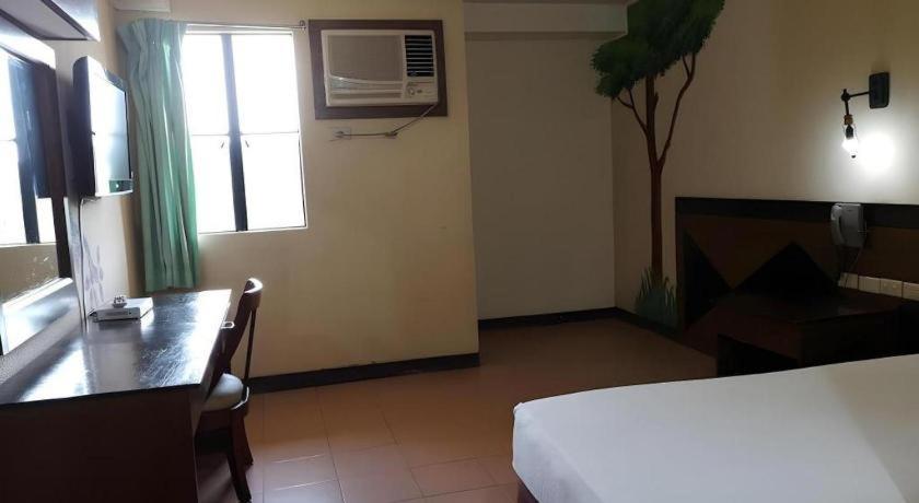 Country Village Hotel Cagayán de Oro Extérieur photo